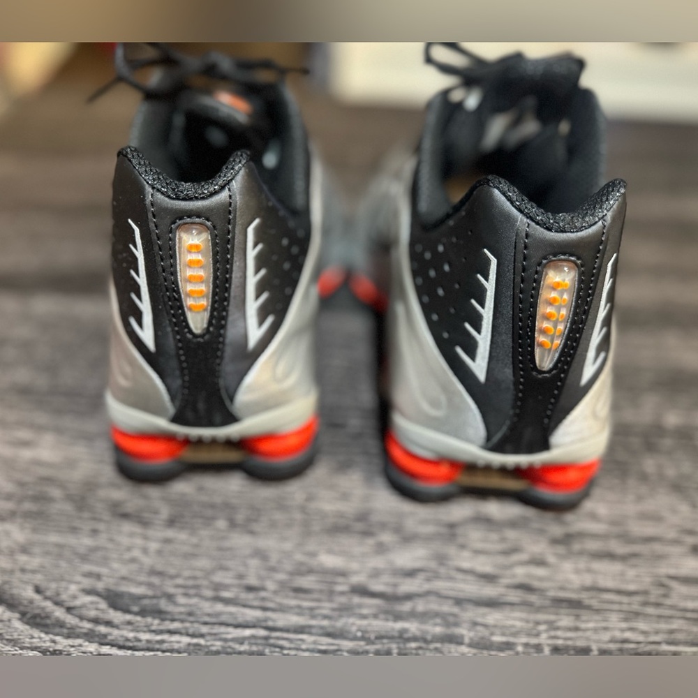 Nike Shox R4 - Picture 3 of 6
